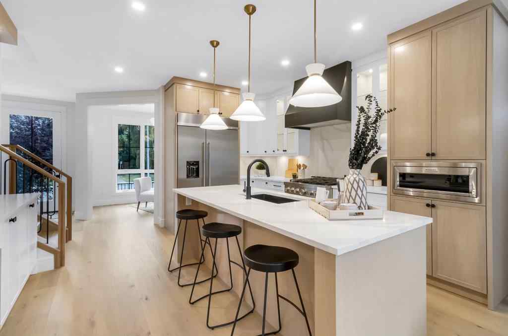 MLS® A2266511 - 2118 Victoria Crescent NW in Banff Trail Calgary, Residential