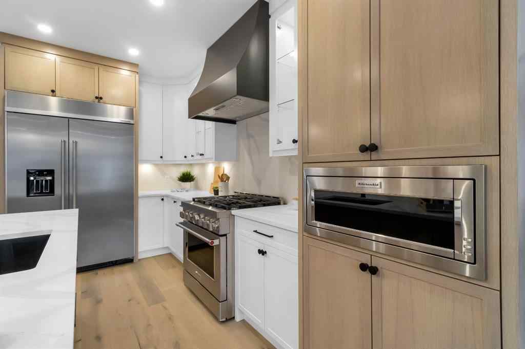 MLS® A2266511 - 2118 Victoria Crescent NW in Banff Trail Calgary, Residential