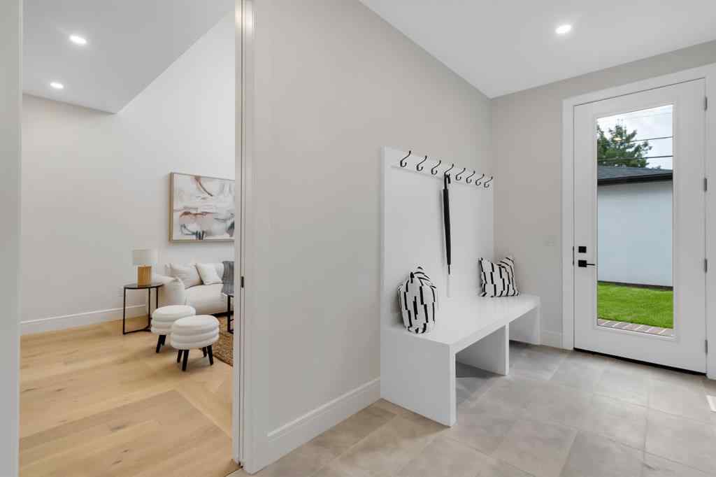 MLS® A2266511 - 2118 Victoria Crescent NW in Banff Trail Calgary, Residential