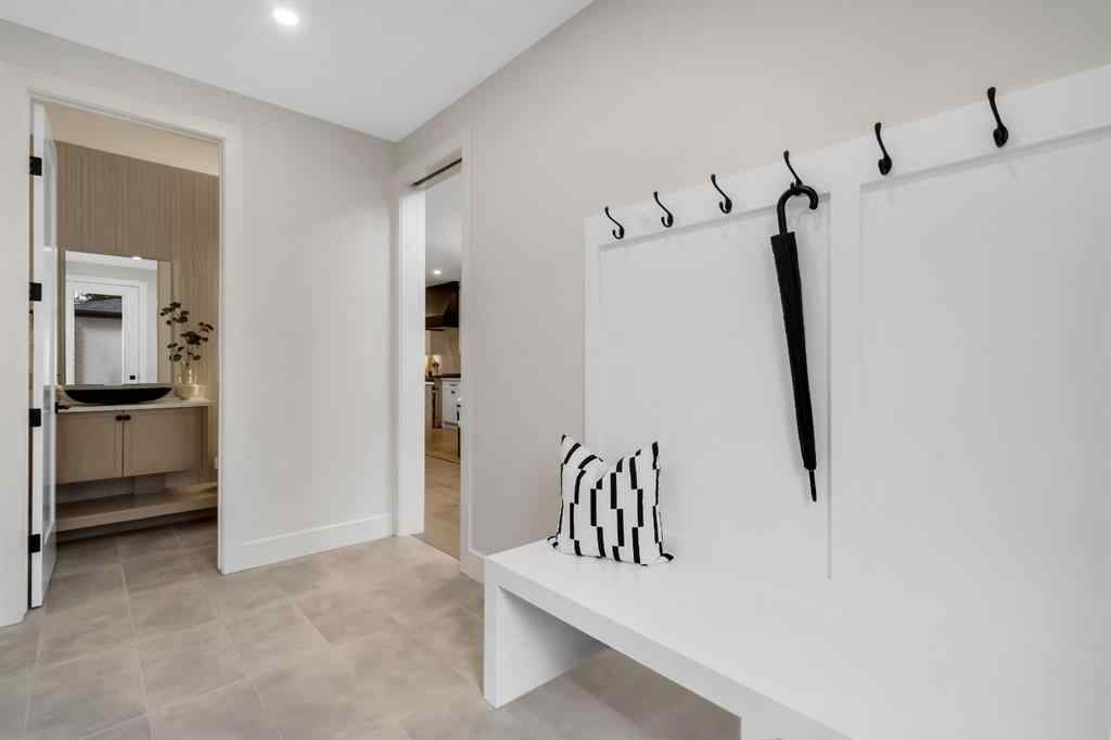 MLS® A2266511 - 2118 Victoria Crescent NW in Banff Trail Calgary, Residential