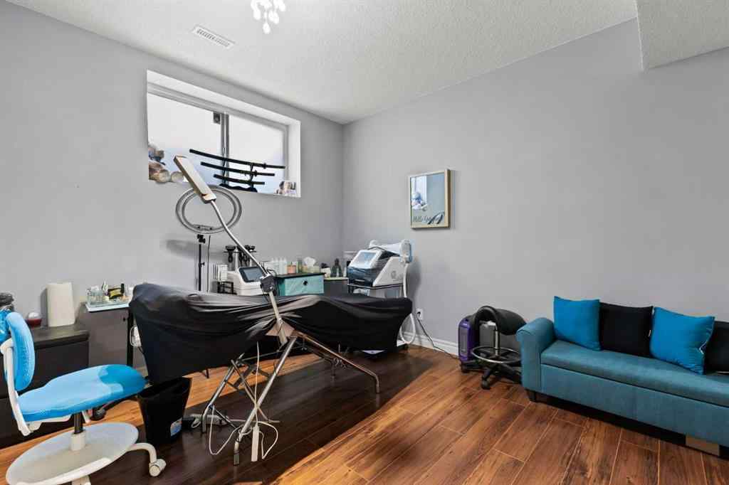 MLS® A2266513 - 240 Evanspark Gardens NW in Evanston Calgary, Residential