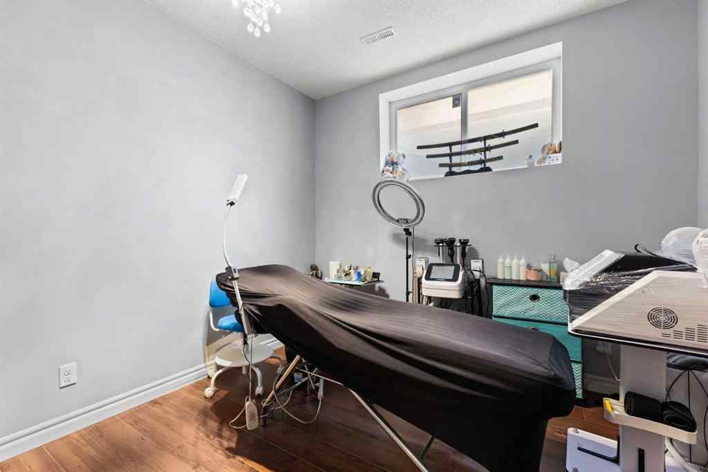 MLS® A2266513 - 240 Evanspark Gardens NW in Evanston Calgary, Residential