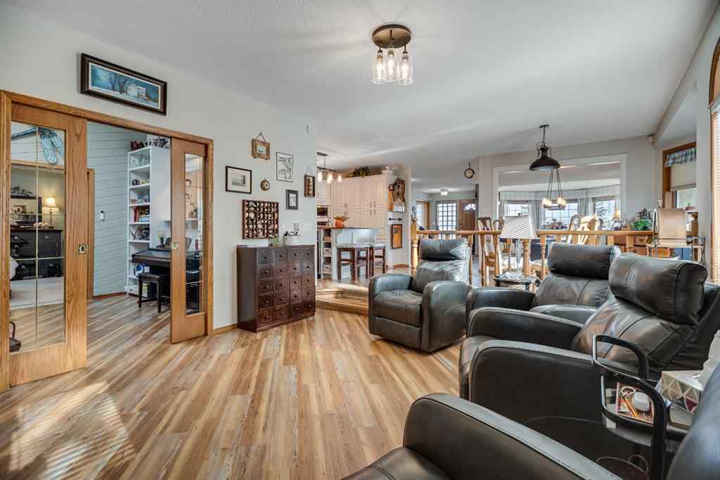 MLS® A2266531 - 607 9 Street SE in Emerson Lake Estates High River, Residential