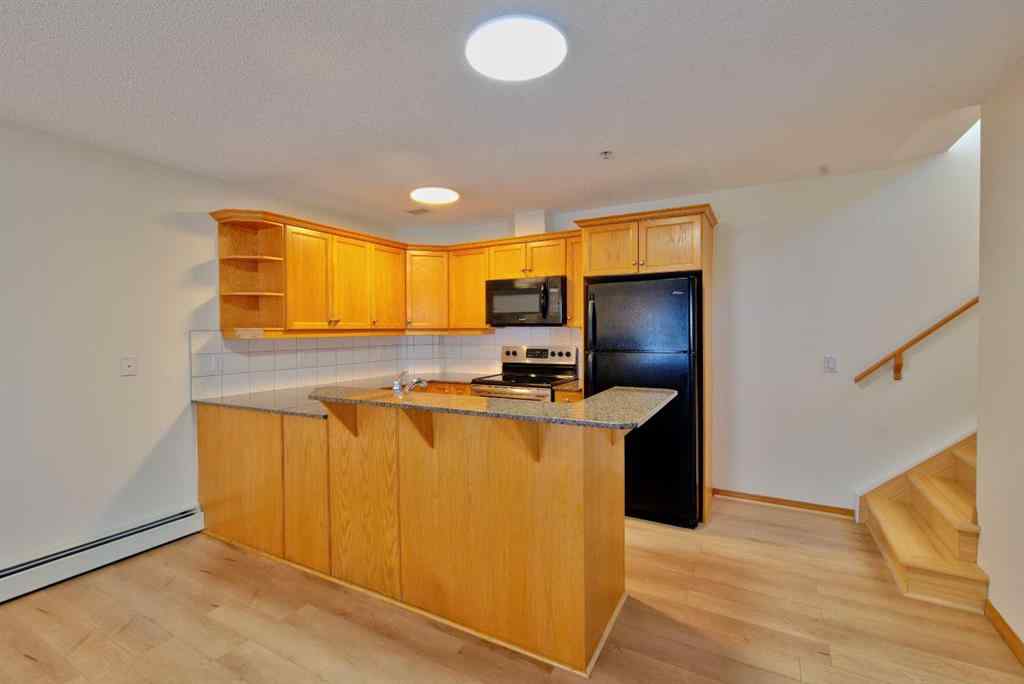 MLS® A2266537 - 1501 Centre A Street NE in Crescent Heights Calgary, Residential