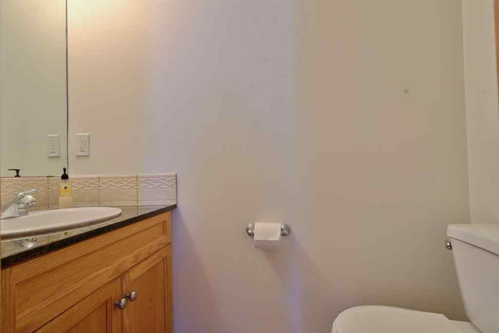 MLS® A2266537 - 1501 Centre A Street NE in Crescent Heights Calgary, Residential