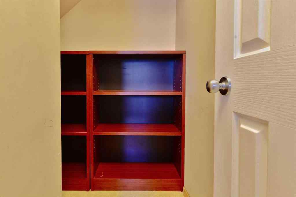 MLS® A2266537 - 1501 Centre A Street NE in Crescent Heights Calgary, Residential