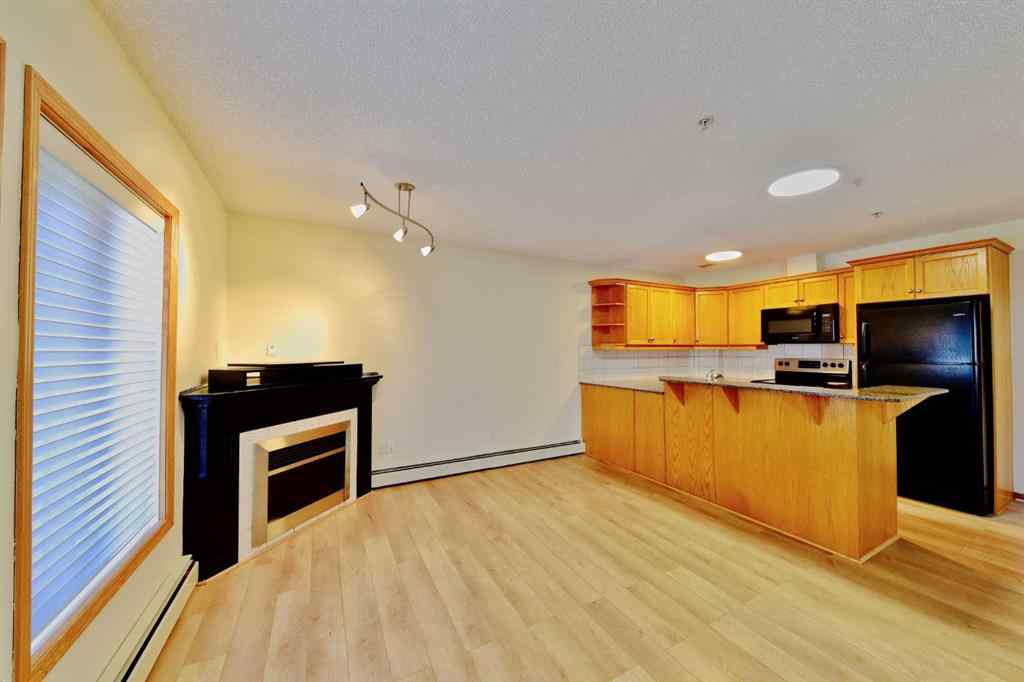 MLS® A2266537 - 1501 Centre A Street NE in Crescent Heights Calgary, Residential