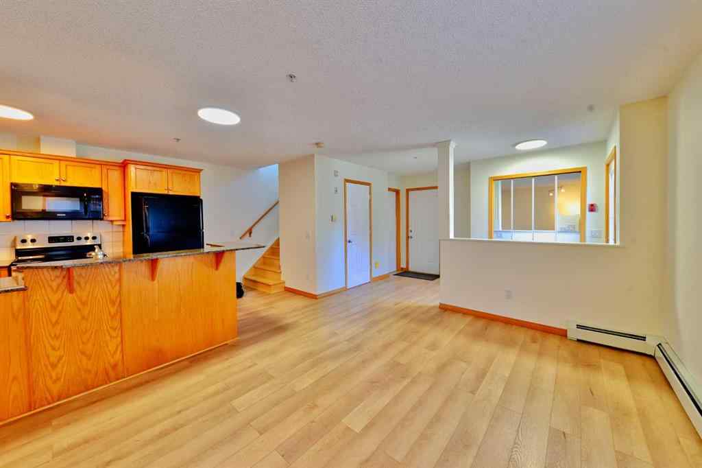 MLS® A2266537 - 1501 Centre A Street NE in Crescent Heights Calgary, Residential