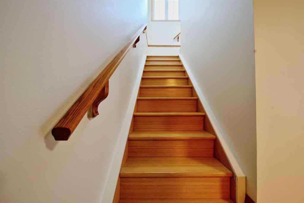 MLS® A2266537 - 1501 Centre A Street NE in Crescent Heights Calgary, Residential