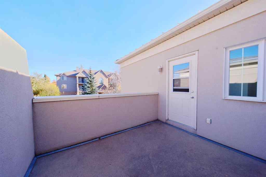 MLS® A2266537 - 1501 Centre A Street NE in Crescent Heights Calgary, Residential