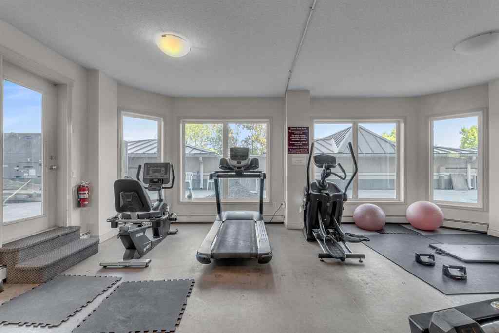 MLS® A2266537 - 1501 Centre A Street NE in Crescent Heights Calgary, Residential