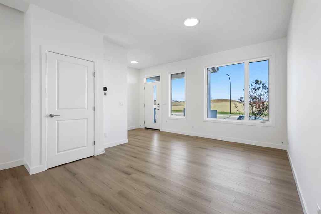 MLS® A2266544 - 7039 Rangeview Avenue SE in Rangeview Calgary, Residential