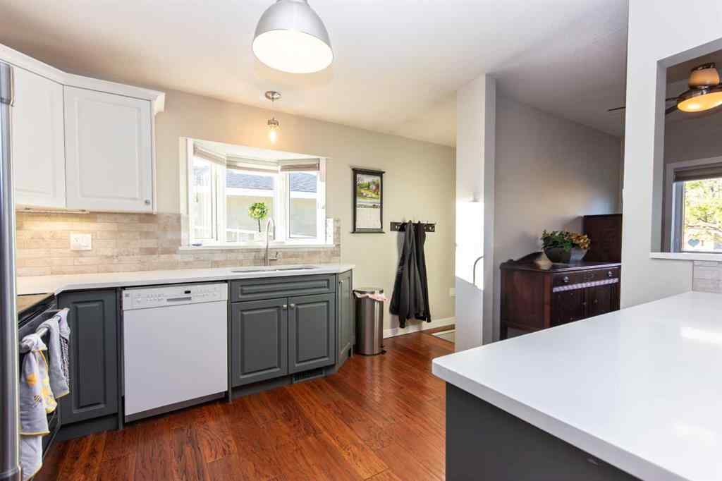 MLS® A2266547 - 4413 Embury Crescent  in Eastview Red Deer, Residential
