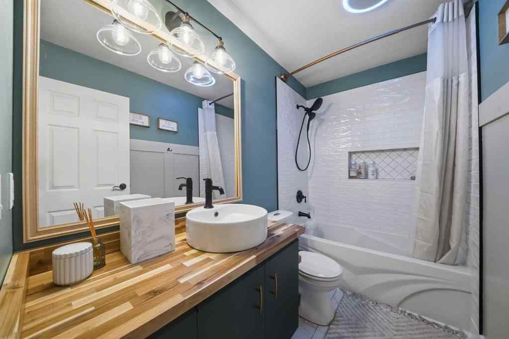 MLS® A2266557 - 49 Kirsch Close  in Kentwood East Red Deer, Residential