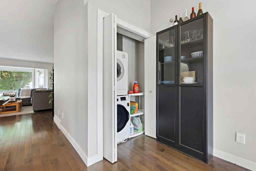 MLS® A2266560 - 32 Rivercroft Close SE in Riverbend Calgary, Residential