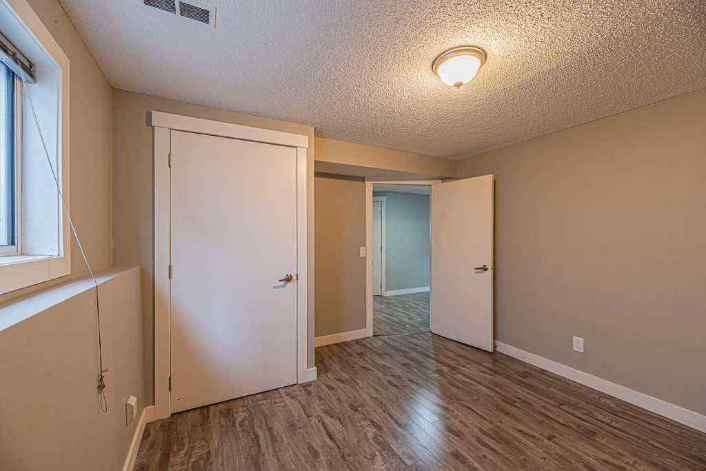 MLS® A2266560 - 32 Rivercroft Close SE in Riverbend Calgary, Residential