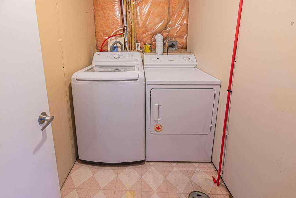 MLS® A2266560 - 32 Rivercroft Close SE in Riverbend Calgary, Residential