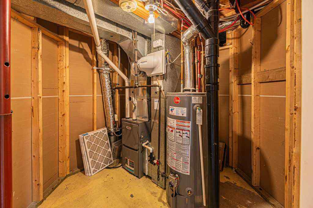 MLS® A2266560 - 32 Rivercroft Close SE in Riverbend Calgary, Residential