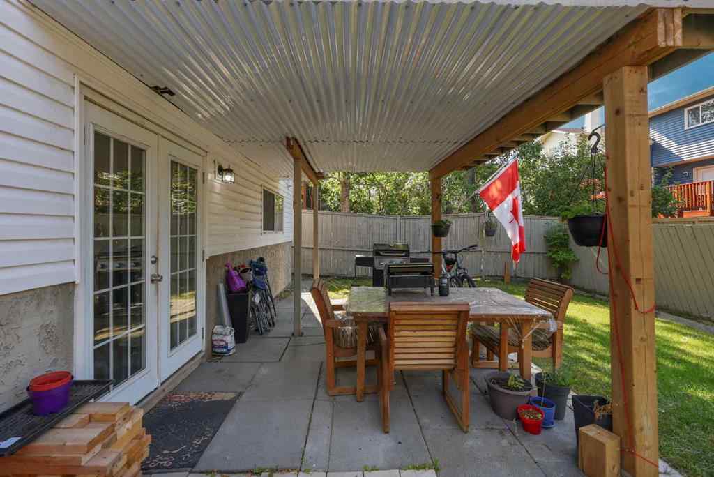 MLS® A2266560 - 32 Rivercroft Close SE in Riverbend Calgary, Residential