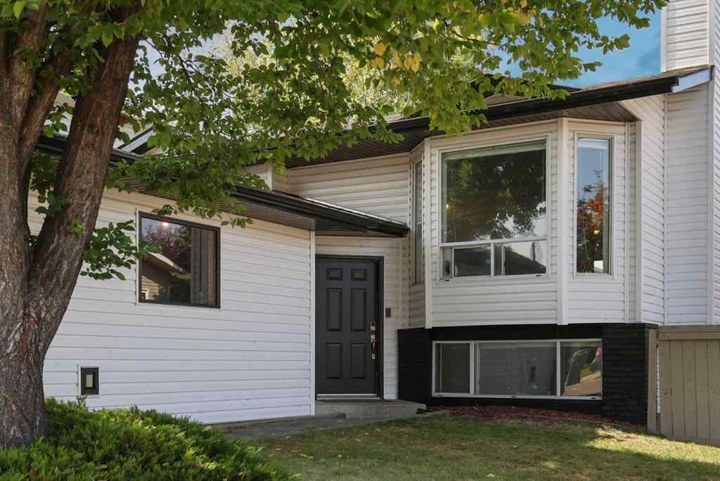 MLS® A2266560 - 32 Rivercroft Close SE in Riverbend Calgary, Residential