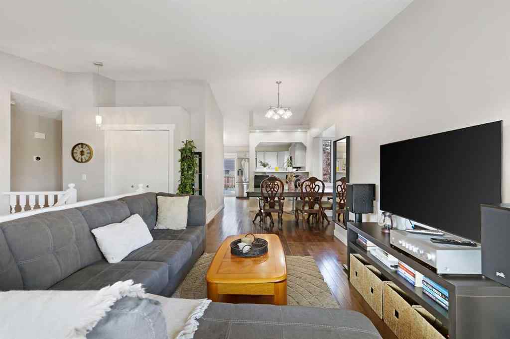 MLS® A2266560 - 32 Rivercroft Close SE in Riverbend Calgary, Residential