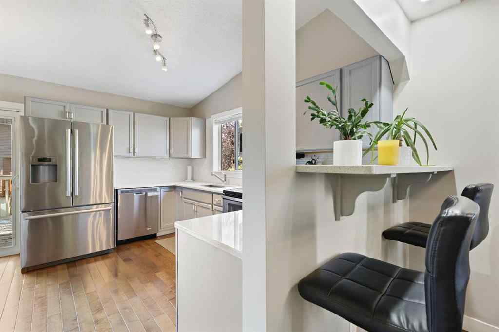 MLS® A2266560 - 32 Rivercroft Close SE in Riverbend Calgary, Residential