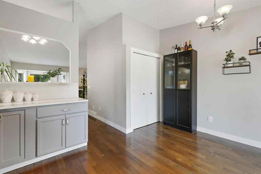 MLS® A2266560 - 32 Rivercroft Close SE in Riverbend Calgary, Residential