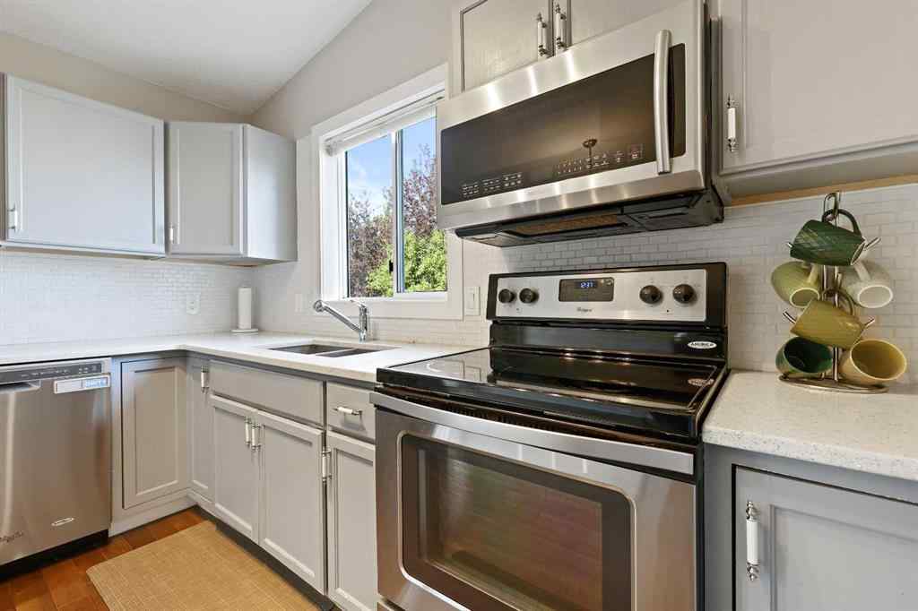 MLS® A2266560 - 32 Rivercroft Close SE in Riverbend Calgary, Residential