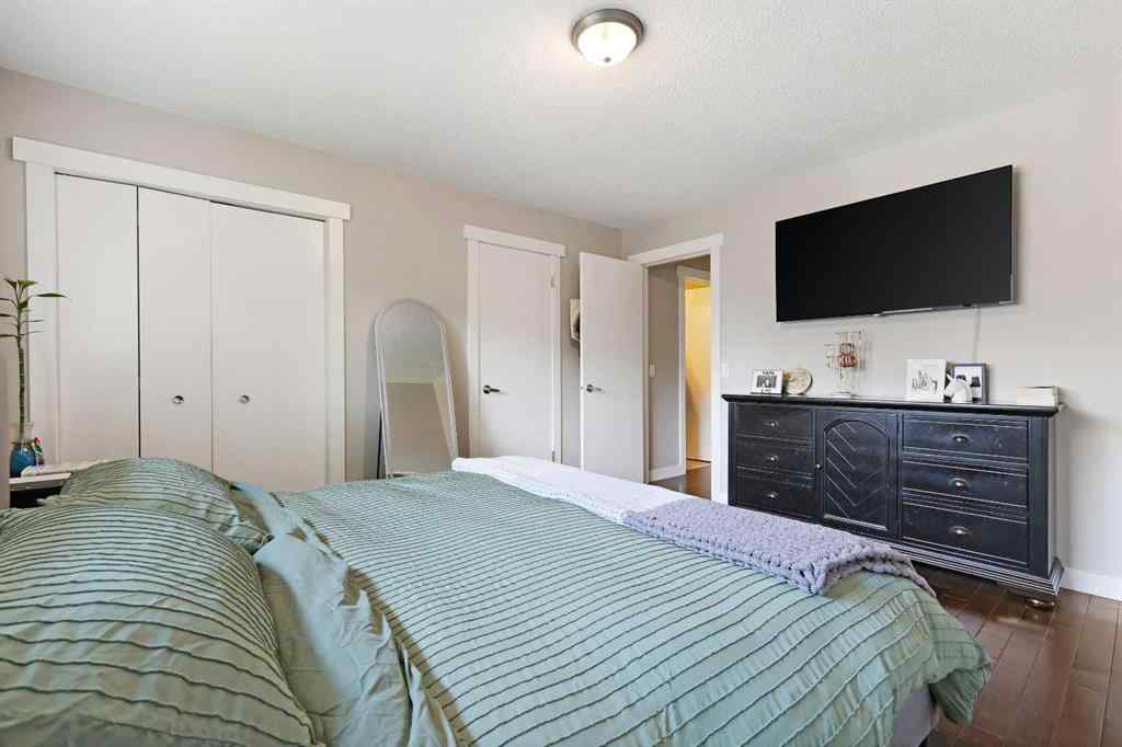 MLS® A2266560 - 32 Rivercroft Close SE in Riverbend Calgary, Residential