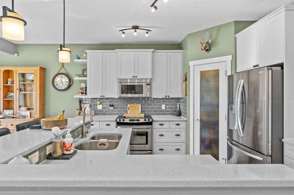 MLS® A2266562 - 89 Heritage Hill  in Heritage Hills Cochrane, Residential