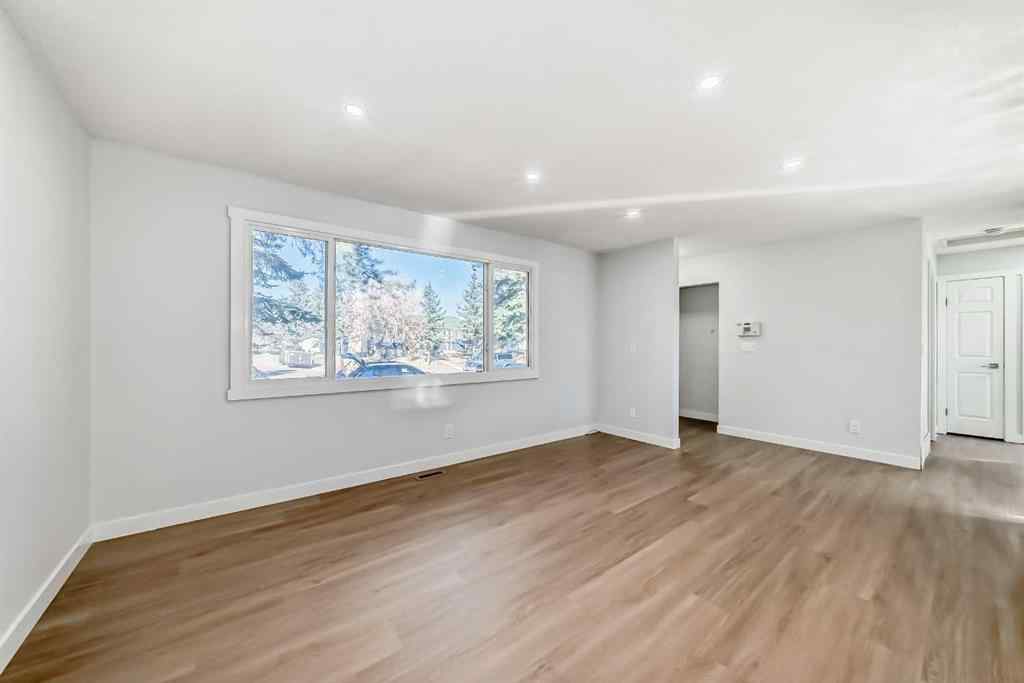 MLS® A2266568 - 207 Pinecliff Way NE in Pineridge Calgary, Residential