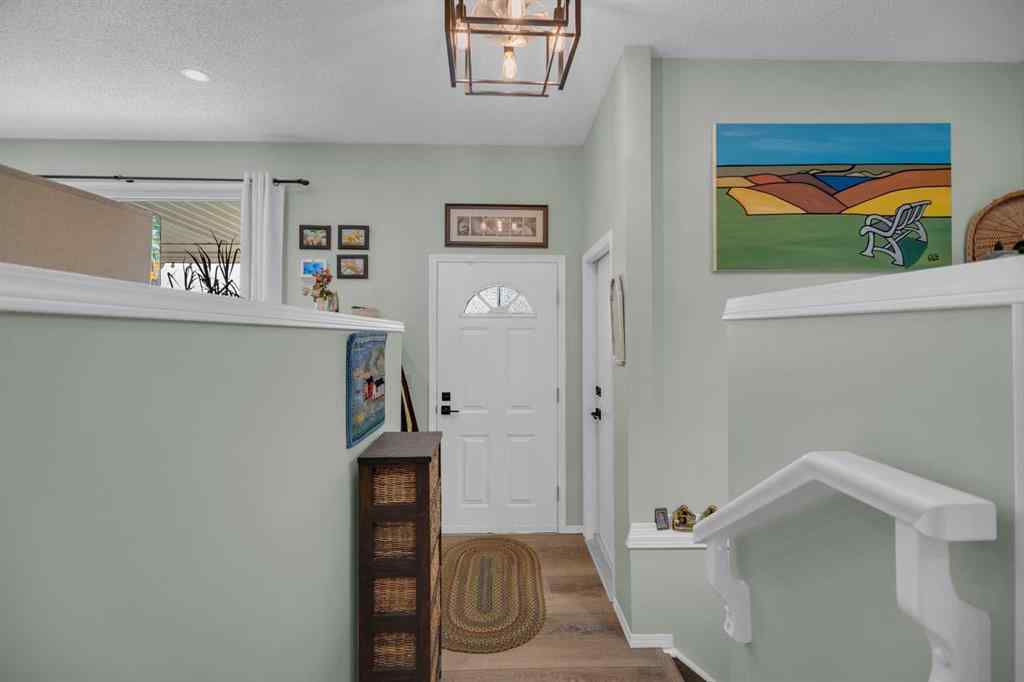 MLS® A2266570 - Unit #2 717 Centre Street  in NONE Vulcan, Residential