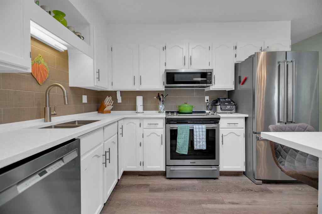 MLS® A2266570 - Unit #2 717 Centre Street  in NONE Vulcan, Residential