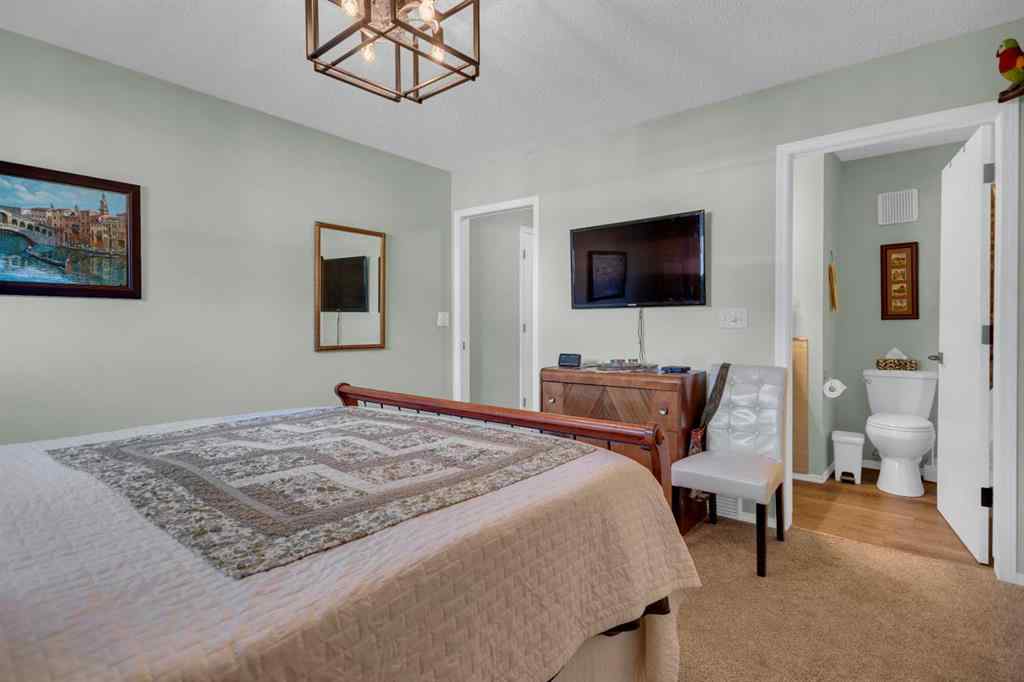 MLS® A2266570 - Unit #2 717 Centre Street  in NONE Vulcan, Residential