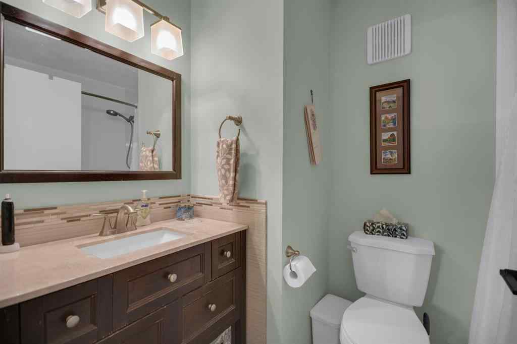 MLS® A2266570 - Unit #2 717 Centre Street  in NONE Vulcan, Residential