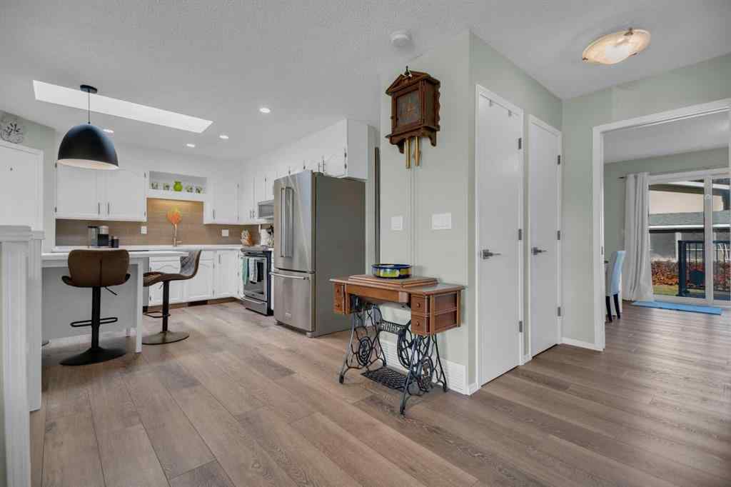 MLS® A2266570 - Unit #2 717 Centre Street  in NONE Vulcan, Residential