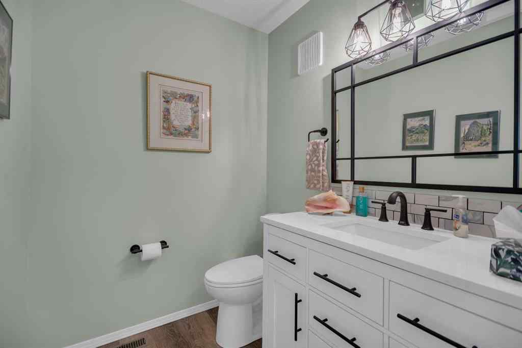 MLS® A2266570 - Unit #2 717 Centre Street  in NONE Vulcan, Residential