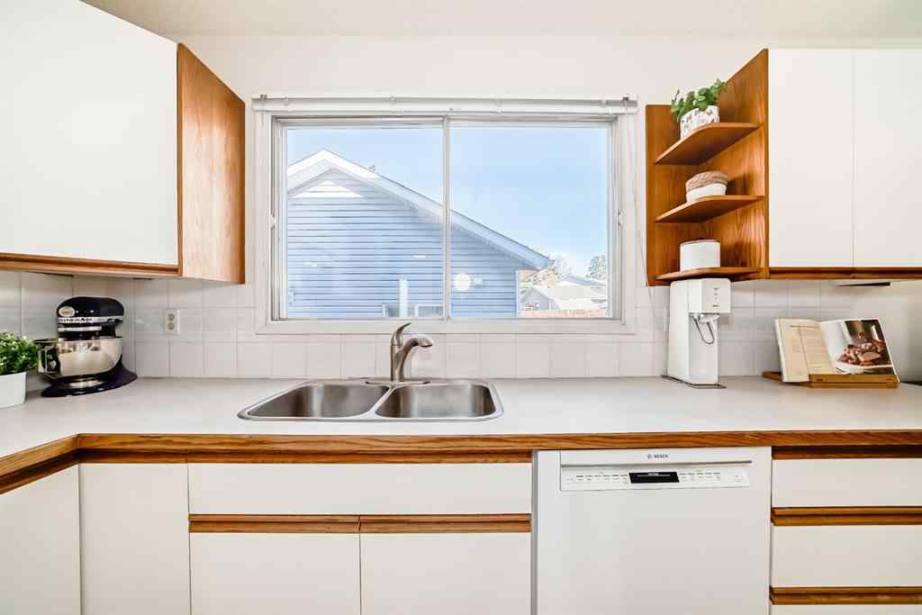 MLS® A2266573 - 236 Acacia Drive SE in Airdrie Meadows Airdrie, Residential