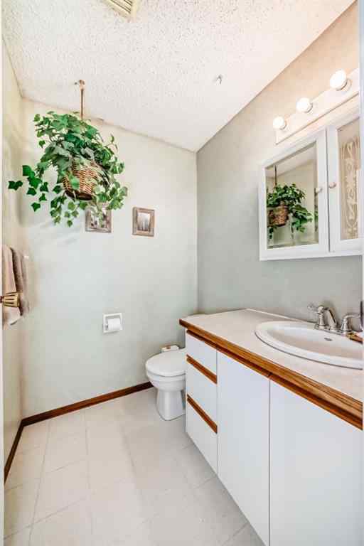 MLS® A2266573 - 236 Acacia Drive SE in Airdrie Meadows Airdrie, Residential