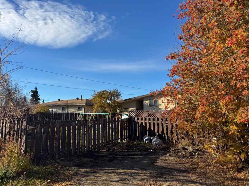 MLS® A2266582 - 10417 117 Street  in NONE Fairview, Residential
