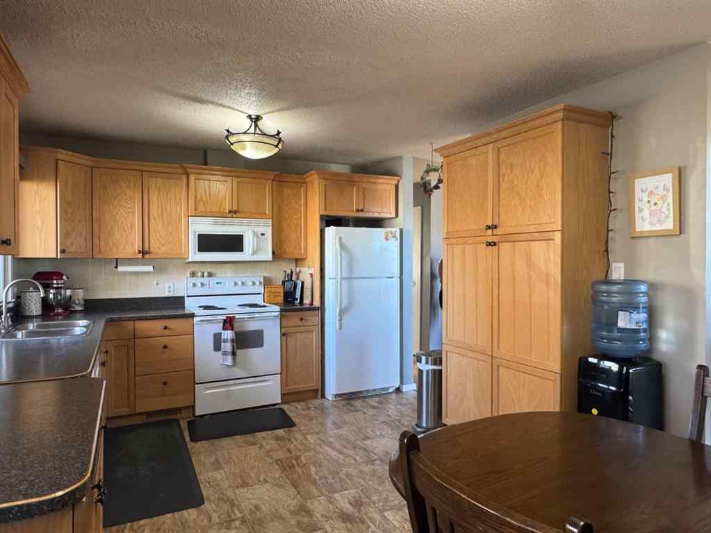 MLS® A2266582 - 10417 117 Street  in NONE Fairview, Residential