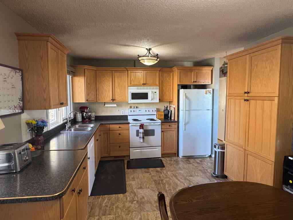 MLS® A2266582 - 10417 117 Street  in NONE Fairview, Residential