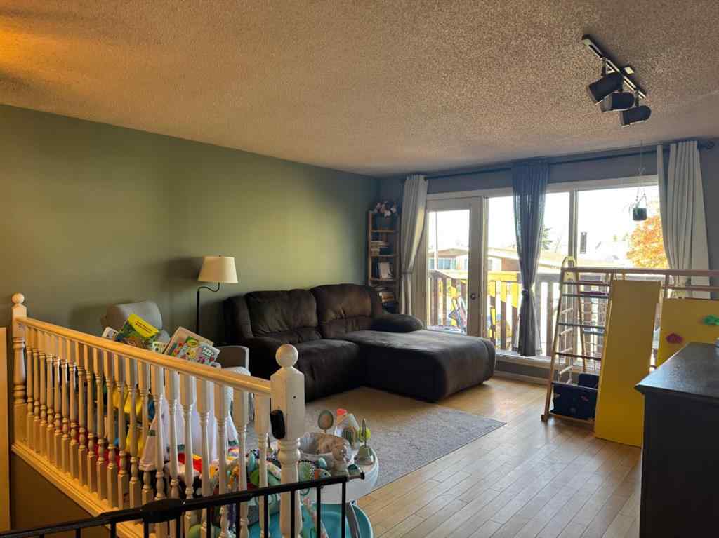 MLS® A2266582 - 10417 117 Street  in NONE Fairview, Residential