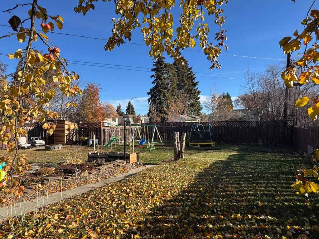 MLS® A2266582 - 10417 117 Street  in NONE Fairview, Residential