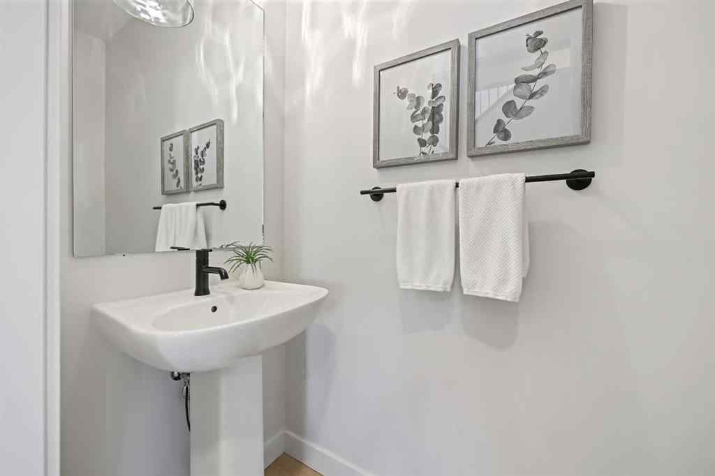 MLS® A2266583 - 634 Bayview Lane SW in Bayview Airdrie, Residential