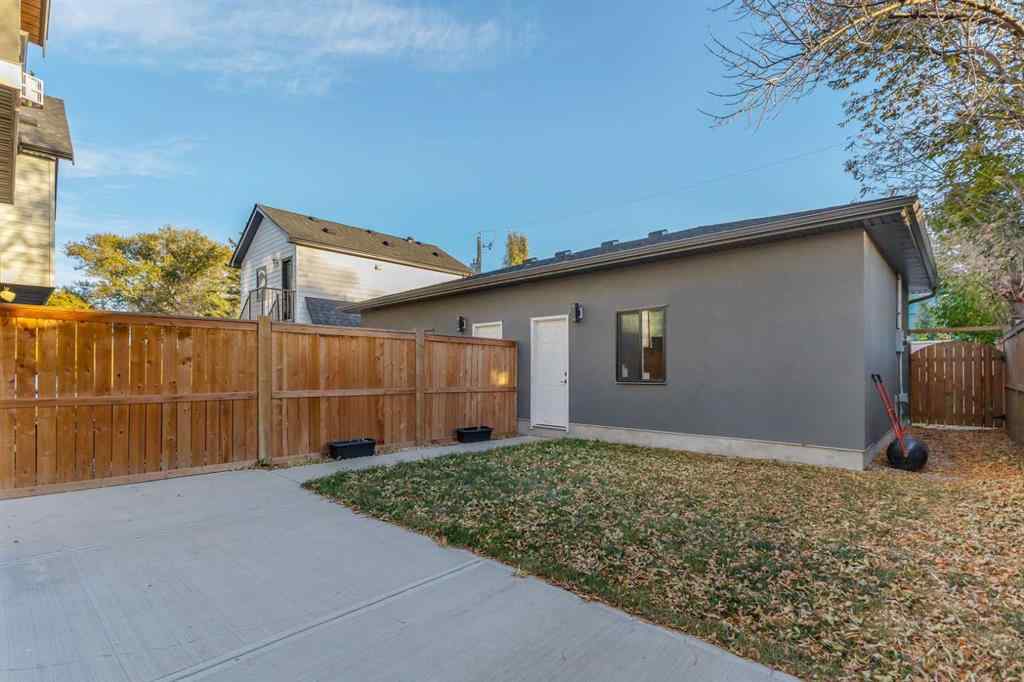 MLS® A2266590 - 2337 27 Avenue NW in Banff Trail Calgary, Residential