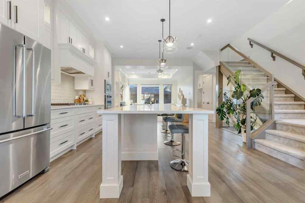 MLS® A2266590 - 2337 27 Avenue NW in Banff Trail Calgary, Residential