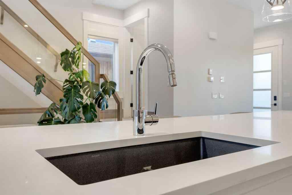 MLS® A2266590 - 2337 27 Avenue NW in Banff Trail Calgary, Residential