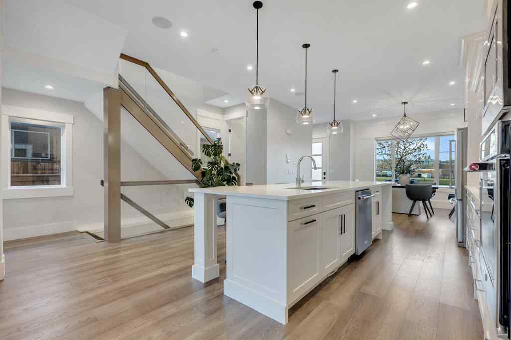 MLS® A2266590 - 2337 27 Avenue NW in Banff Trail Calgary, Residential