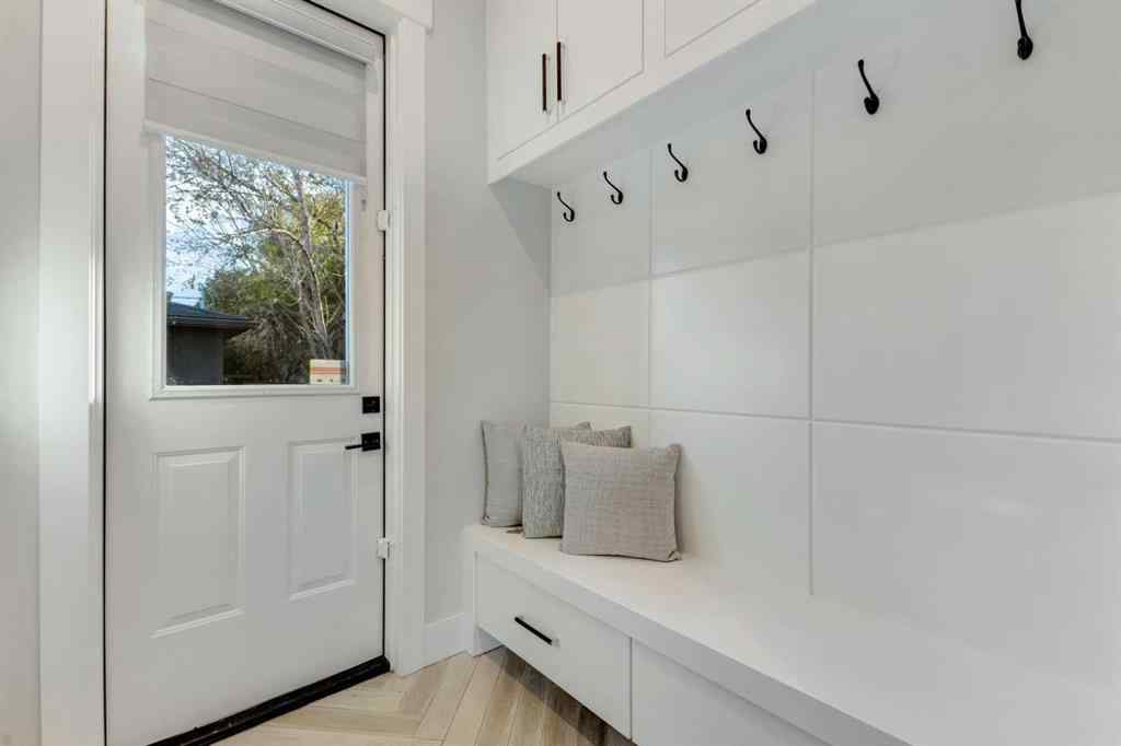 MLS® A2266590 - 2337 27 Avenue NW in Banff Trail Calgary, Residential